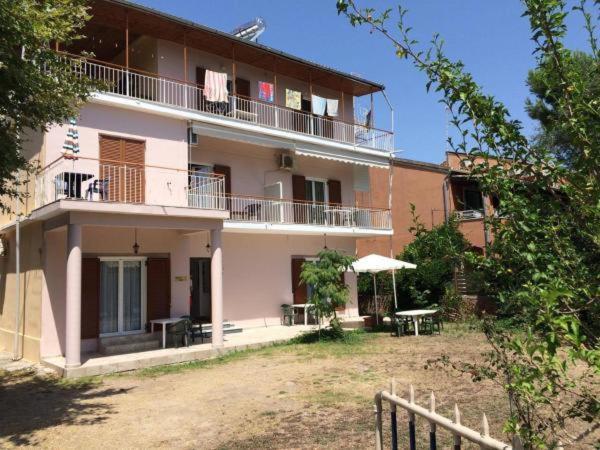 Villa Sia Дасия Екстериор снимка